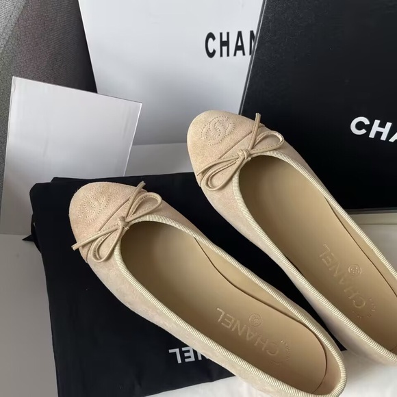CHANEL Women's Beige Bow Flats